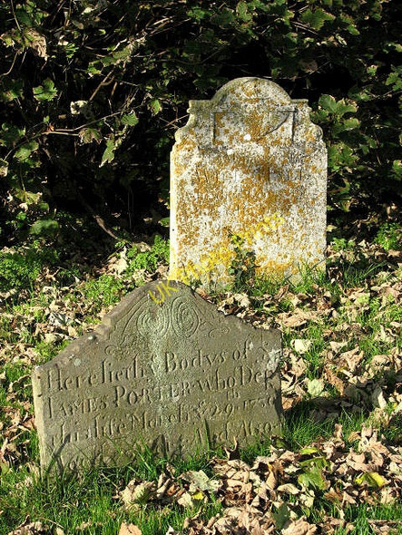 Photo 6"x4" The church of All Saints - C18 headstone Bawdeswell c2007