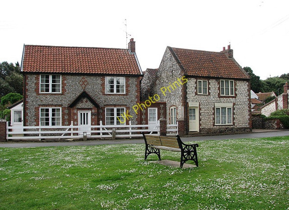 Photo 6"x4" Flint and brick cottages Thornham\/TF7343 c2008