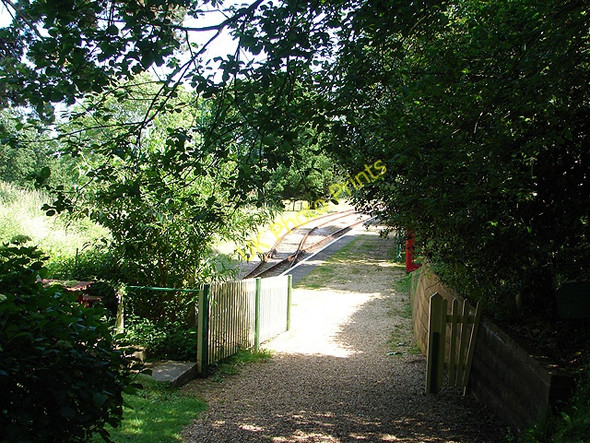 Photo 6"x4" Platform entrance, Wootton Station Wootton Common\/SZ5391 c2008