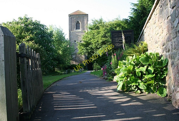 Photo 6"x4" Entrance to Little Malvern Priory Upper Welland c2008