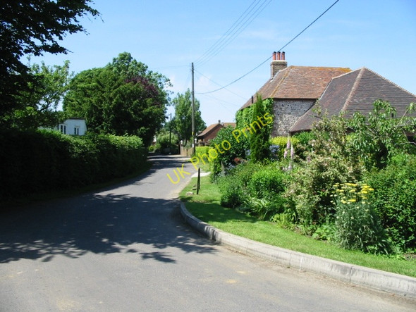 Photo 6"x4" The road through Swingfield Street Swingfield Street c2008