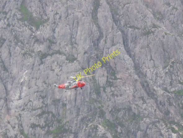 Photo 6"x4" RN rescue chopper 07 flying in front of Stob Dearg, Buchaille Etive Mor Stob Dearg c2008