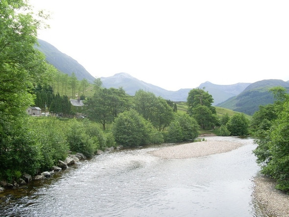 Photo 6"x4" River Nevis and Achintee House Fort William\/An Gearasdan c2008