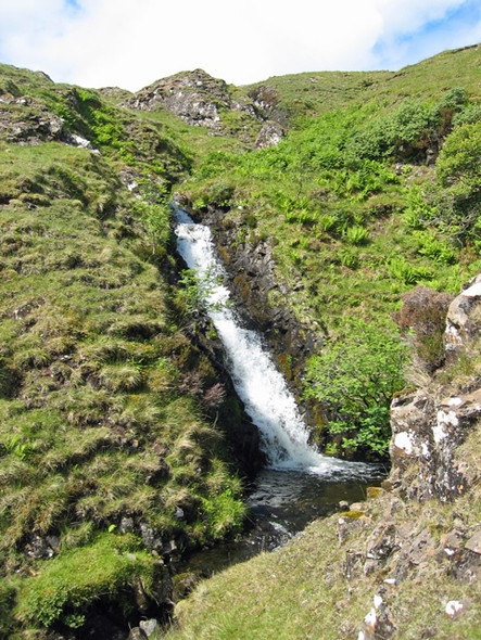 Photo 6"x4" Waterfall below Coir'an t-Seasgaich Lealt\/NG5060 c2008