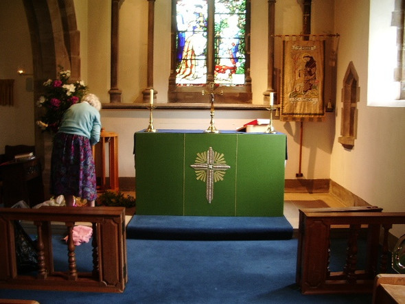 Photo 6"x4" St Giles' Church, Scartho, Altar Scartho c2008