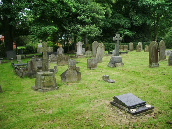 Photo 6"x4" St Giles' Church, Scartho, Graveyard Scartho c2008