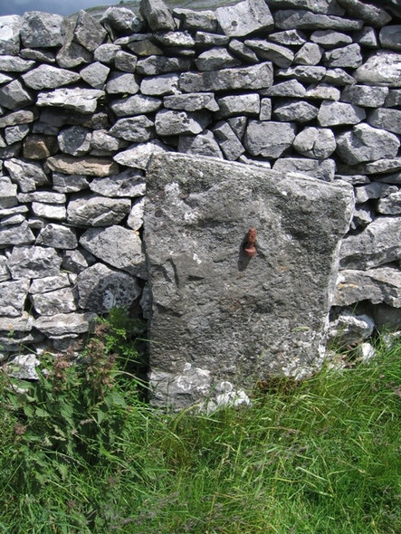 Photo 6"x4" Stone gatepost on Fell Lane Cold Cotes\/SD7171 c2008
