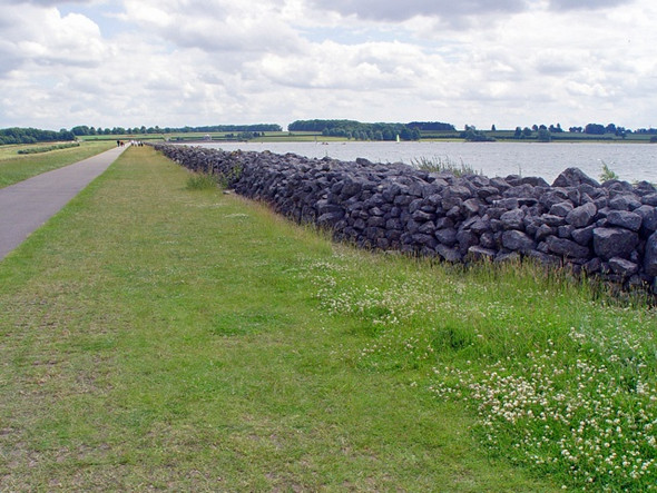 Photo 6"x4" Looking along the dam wall, Rutland Water Empingham c2008