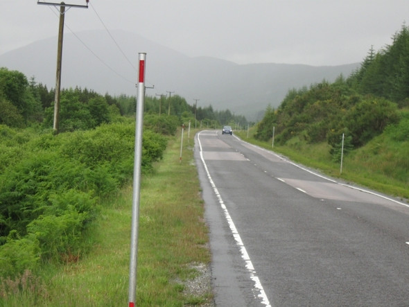 Photo 6"x4" Snow poles, A85, Glen Lochy Arinabea c2008 P1