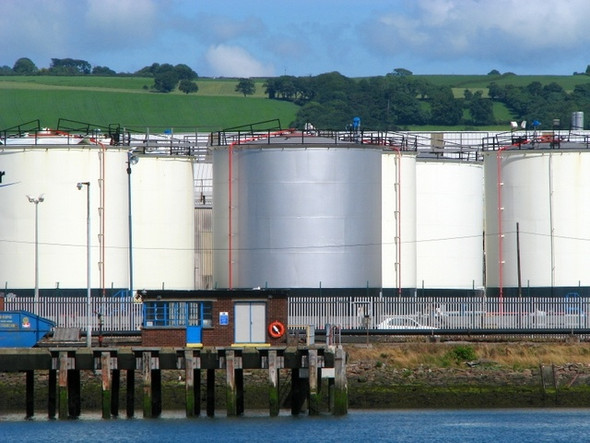Photo 6"x4" Oil storage tanks, Belfast [1] Belfast c2008