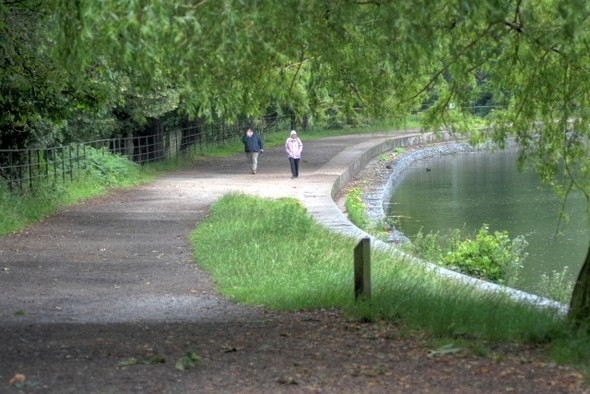 Photo 6"x4" Promenade Around the Lake Beeston\/SK5236 c2008