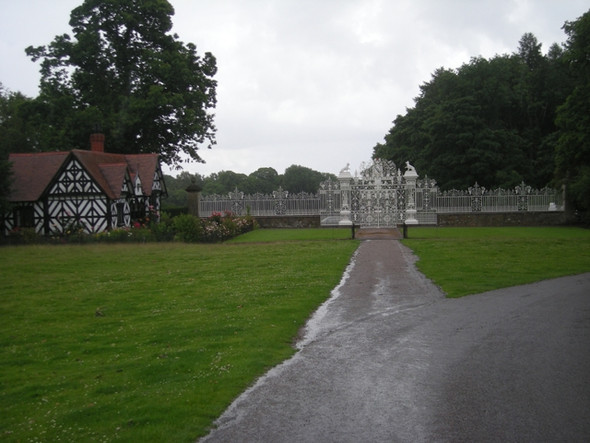 Photo 6"x4" Gates to Chirk Castle park Chirk\/Y Waun c2008