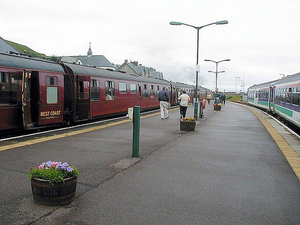 Photo 6"x4" Mallaig Railway Station Courteachan c2005