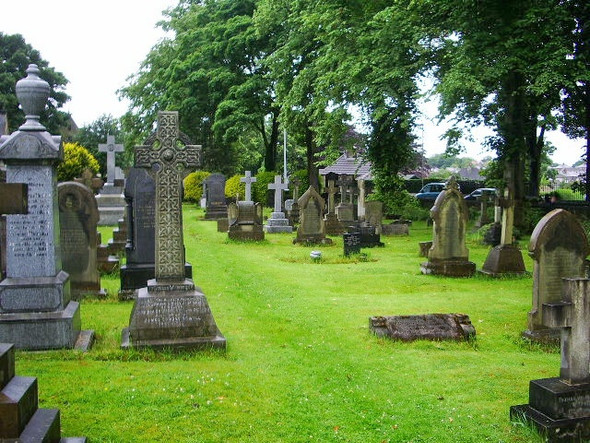 Photo 6"x4" The Parish Church of St Thomas, Sutton in Craven, Graveyard Cross Hills\/SE0044 c2008