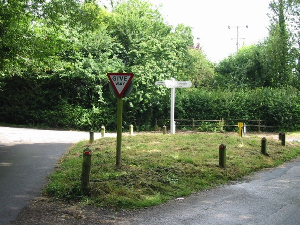 Photo 6"x4" Junction of Babb's Lane with the B2086, Mount's Hill Crit Hall c2008