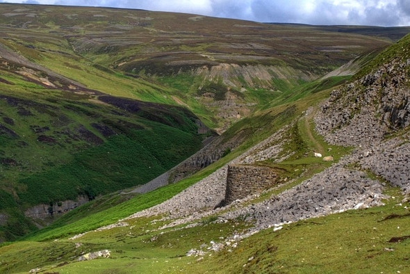 Photo 6"x4" Winterings Scar Limekiln Gunnerside c2008