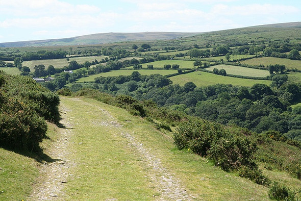 Photo 6"x4" Widecombe in the Moor: rounding Aish Tor 1 Poundsgate c2008