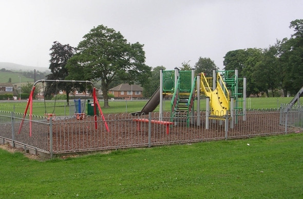 Photo 6"x4" Playground - Knowl Park, Knowl Road Mirfield c2008