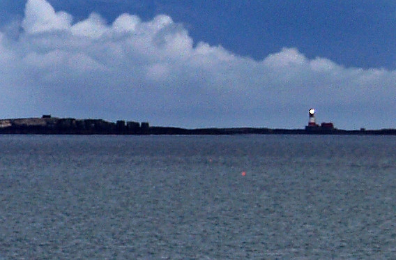 Photo 6"x4" The Longstone lighthouse Clove Car c2008