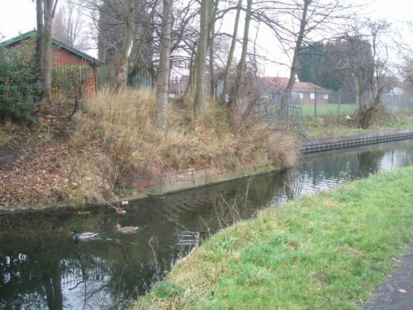 Photo 6"x4" Wyrley & Essington Canal - Site of Barn Bridge Wednesfield c2006