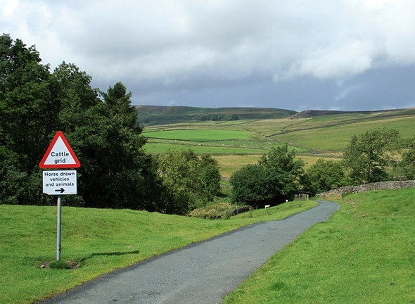 Photo 6"x4" The road to Gill Head Bridge Hambleton\/SE0553 c2008