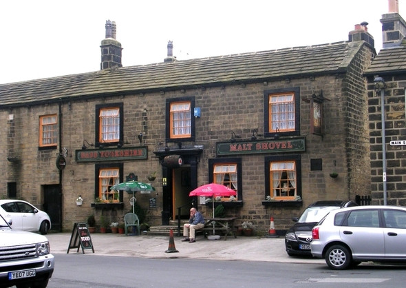 Photo 6"x4" Malt Shovel - Main Street, Menston Menston c2008