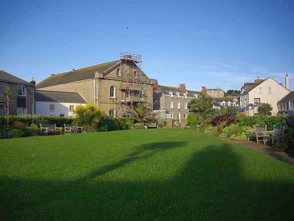 Photo 6"x4" The Town Park and Town Hall, Hugh Town, St. Mary's Hugh Town c2008