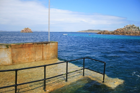 Photo 6"x4" The End of St Agnes Quay Hugh Town c2008