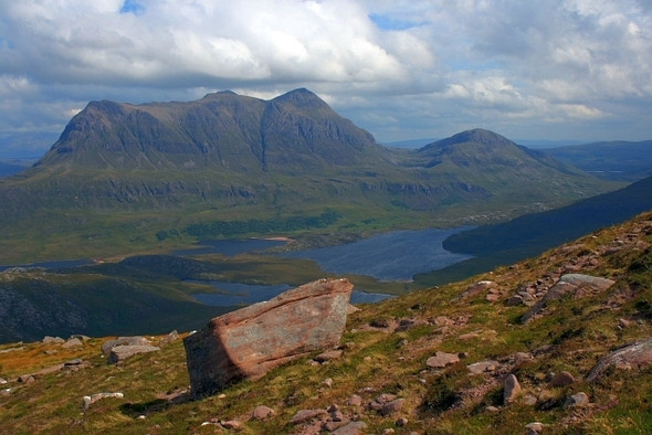 Photo 6"x4" Boulder on the Slopes of Stac Pollaidh Stac Pollaidh c2008