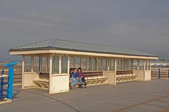 Photo 6"x4" Southport Pier Shelter Southport c2008