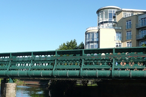 Photo 6"x4" Gas Works Bridge Reading c2008