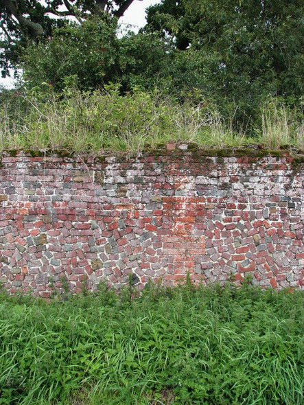 Photo 6"x4" Interesting brickwork Thursford c2008