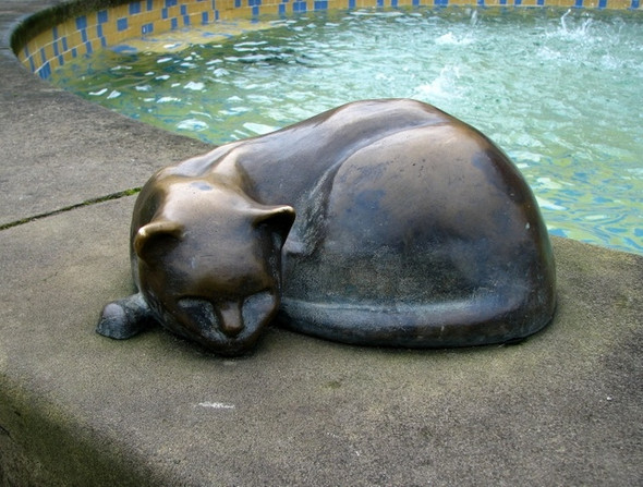 Photo 6"x4" Bronze 'Castle Cat', Belfast Castle Newtownabbey c2008