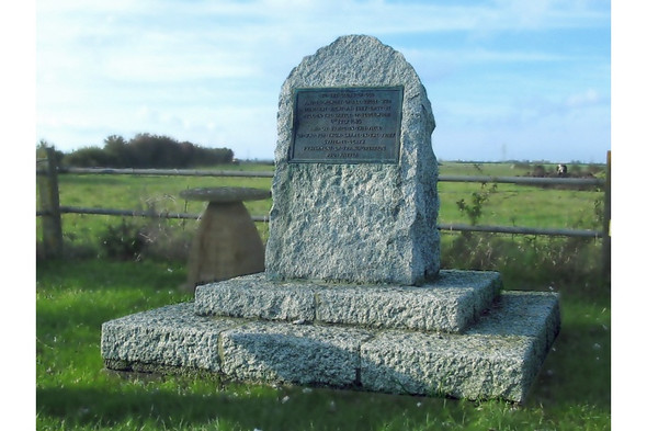 Photo 6"x4" Battle of Sedgemoor memorial stone Bussex c2007