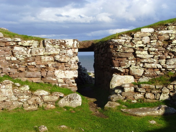 Photo 6"x4" Gateway at Carn Liath Broch Uppat c2008