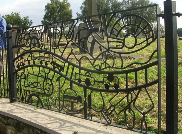 Photo 6"x4" Wrought Iron panel - Holbeck Cemetery. Beeston Hill c2008