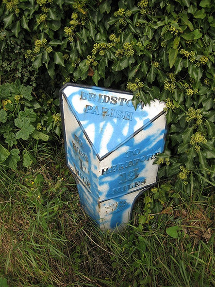 Photo 6"x4" Metal milepost in Bridstow Parish Ross-on-Wye c2008