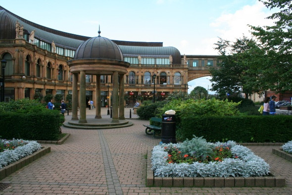 Photo 6"x4" Victoria Shopping Centre Harrogate c2008