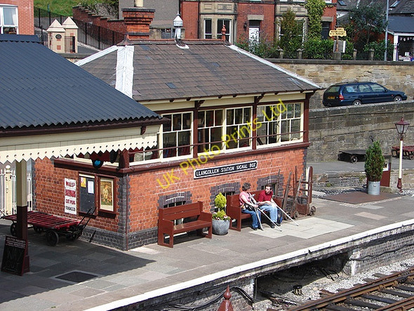 Photo 6"x4" Llangollen Station Signal Box Llangollen c2007