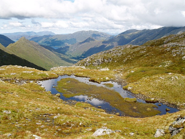 Photo 6"x4" Rockpool on the South Cluanie ridge Creag nan Damh c2008