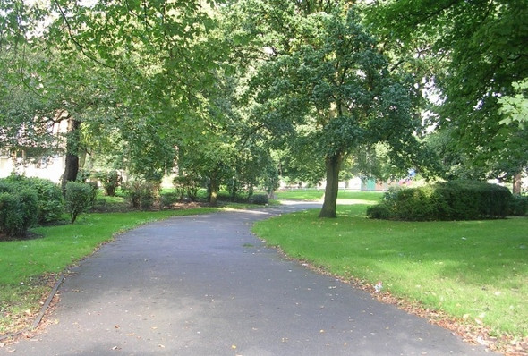 Photo 6"x4" Victoria Park - Bradford Road Keighley c2008