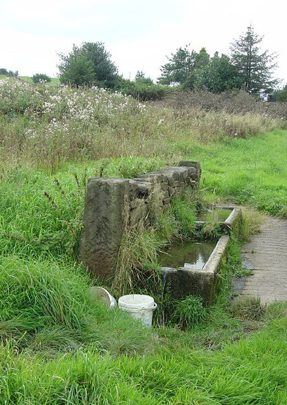 Photo 6"x4" Cattle trough at Brightholmlee. Brightholmlee c2008