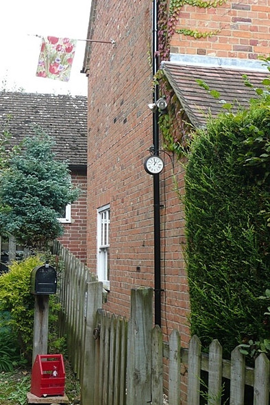 Photo 6"x4" Oddments outside a house Frilsham c2008