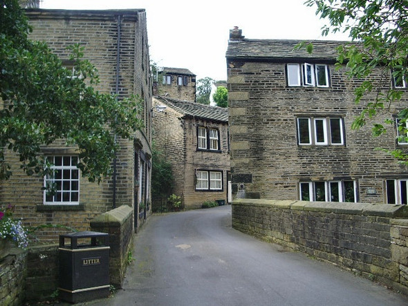Photo 6"x4" High Street Luddenden c2008