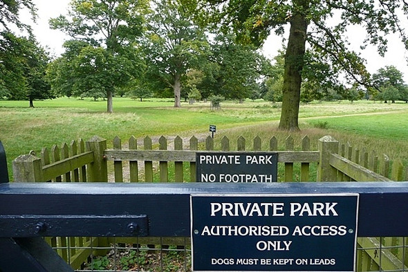 Photo 6"x4" Gate into Englefield Park Parker's Corner c2008