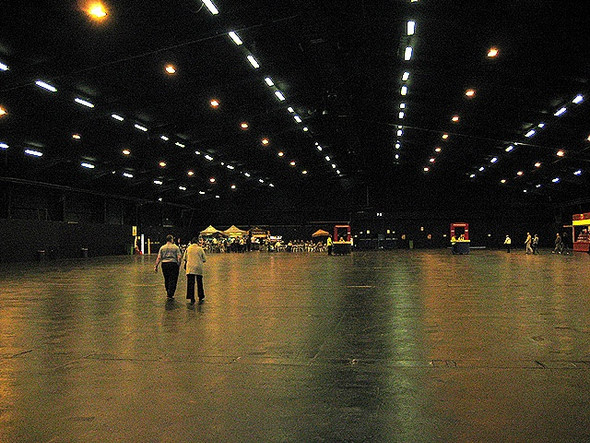 Photo 6"x4" Concert goers arrive at the arena Middle Bickenhill c2008