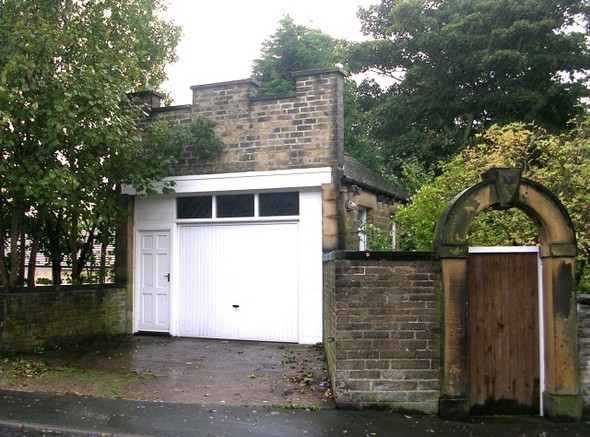 Photo 6"x4" Almost Castellated Garage - Hollins Lane, Sowerby Bridge Sowerby Bridge c2008