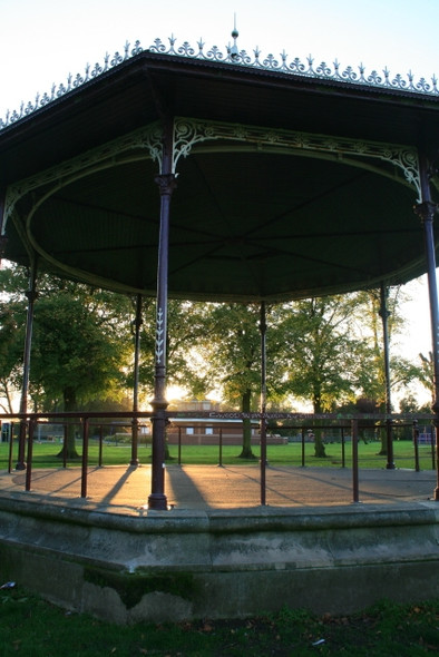 Photo 6"x4" Closer to the West Park Bandstand Long Eaton c2008