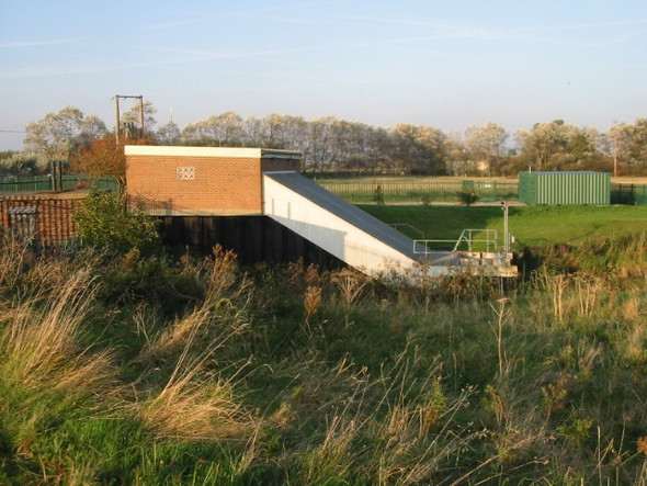 Photo 6"x4" Pumping station on the North Stream Sandwich c2008