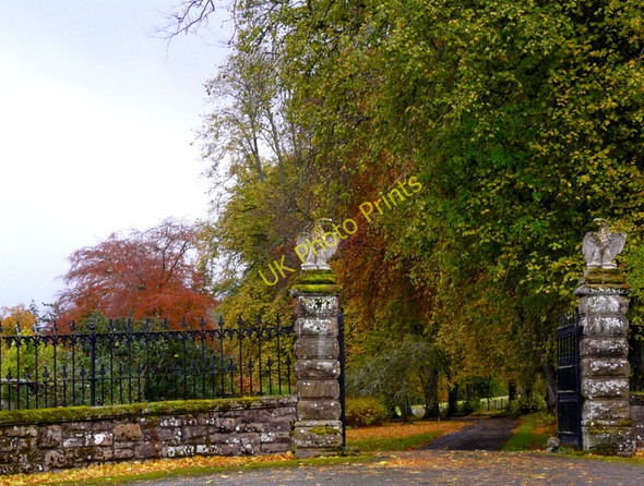 Photo 6"x4" Gateway to Foulis Castle Ardullie c2008